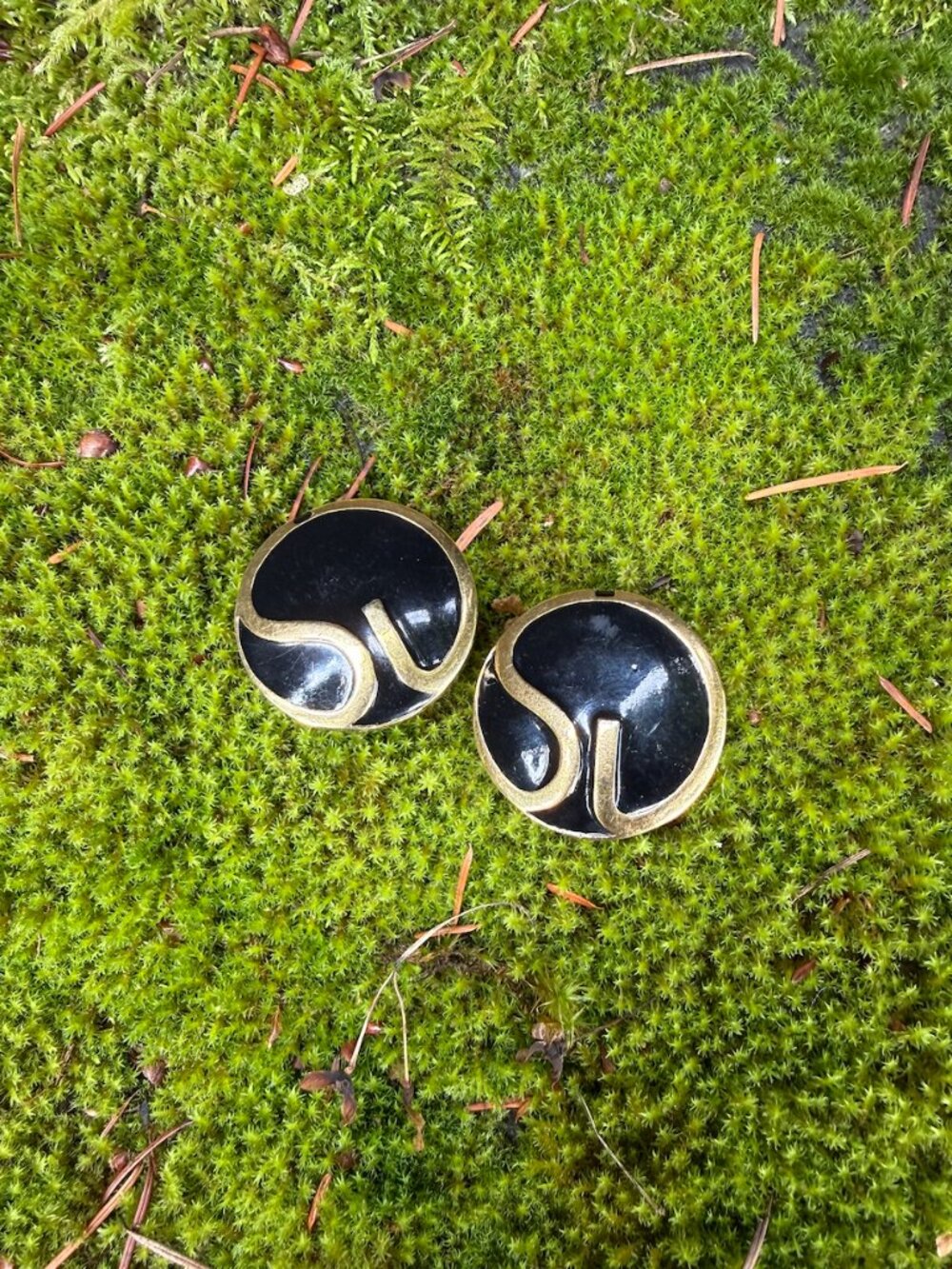 Vintage 1980s St. John Large Heavy Gold Plated Black Enamel Button Logo Ear Clip